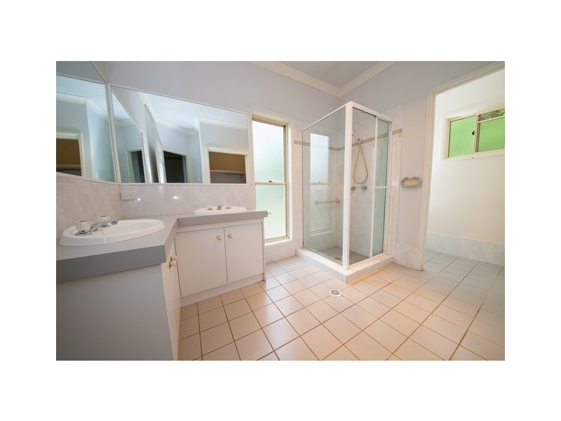 892 Pine Mountain Road, Pine Mountain QLD 4306