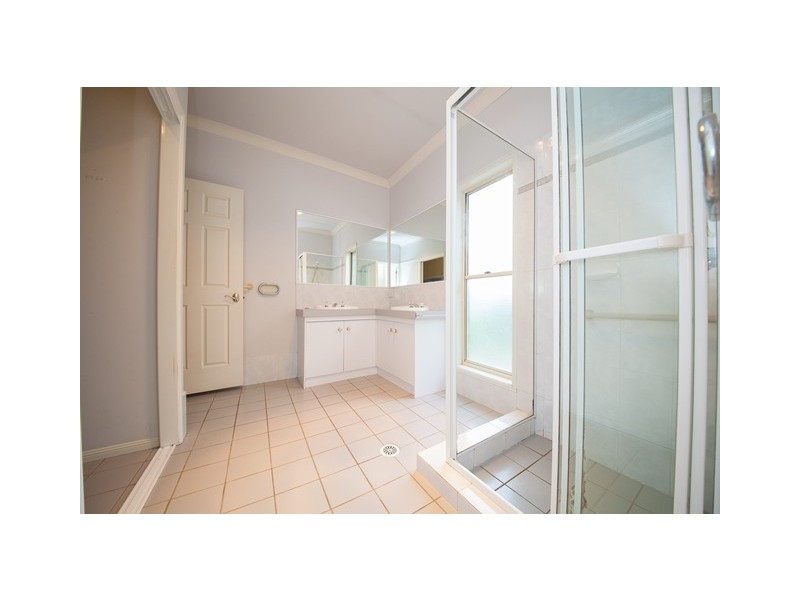 892 Pine Mountain Road, Pine Mountain QLD 4306