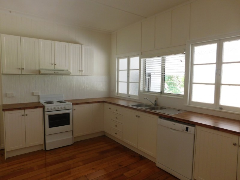 13 Tregair Street, Newtown QLD 4305