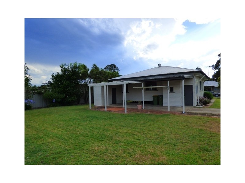 20 Vineyard Street, One Mile QLD 4305