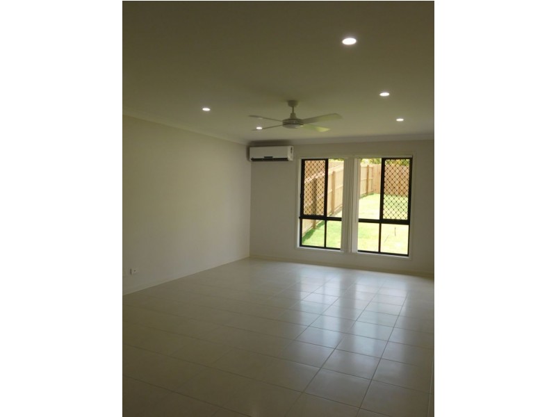 1/26 Knightsbridge Drive, Chuwar QLD 4306