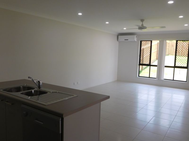 1/26 Knightsbridge Drive, Chuwar QLD 4306