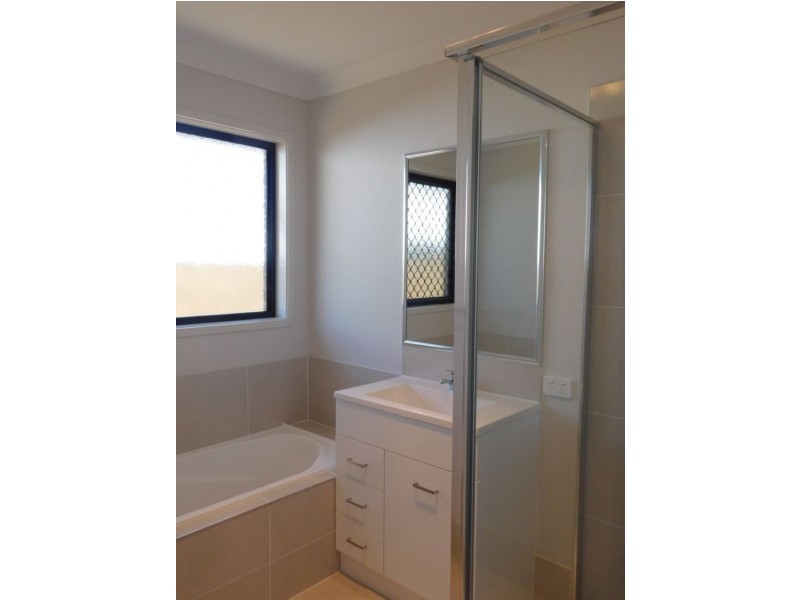 1/26 Knightsbridge Drive, Chuwar QLD 4306