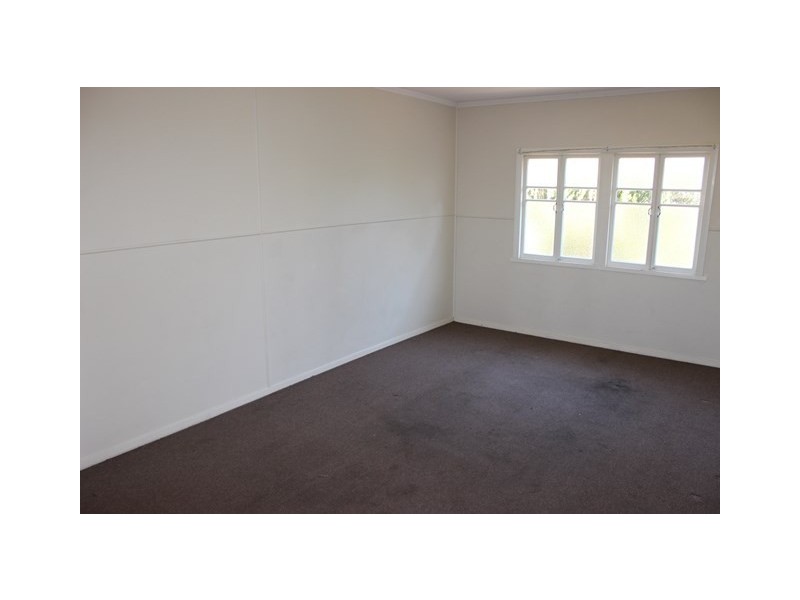 16 Harrier Place, Lowood QLD 4311