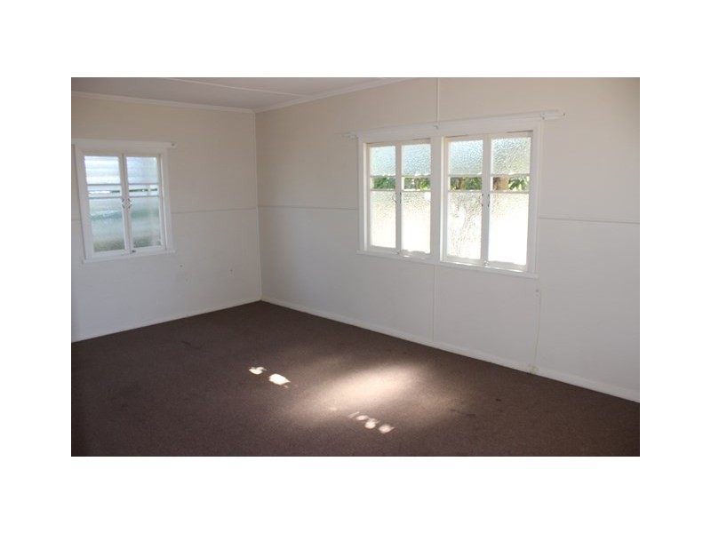 16 Harrier Place, Lowood QLD 4311