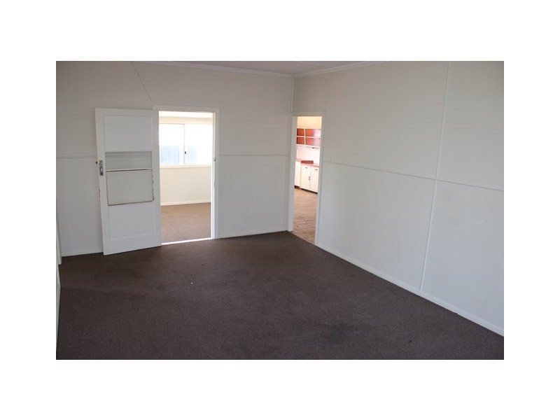 16 Harrier Place, Lowood QLD 4311