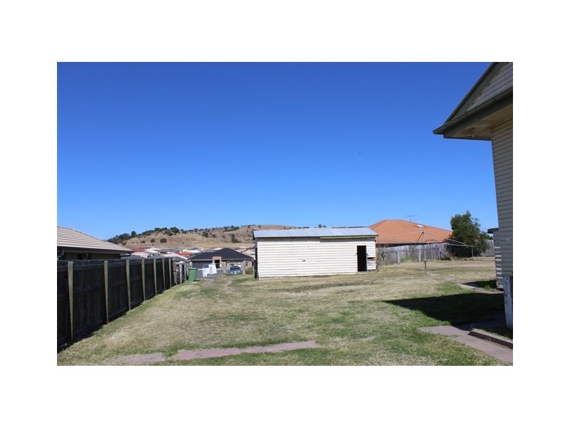 16 Harrier Place, Lowood QLD 4311