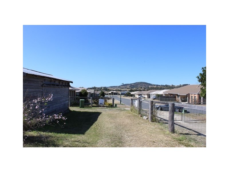 16 Harrier Place, Lowood QLD 4311