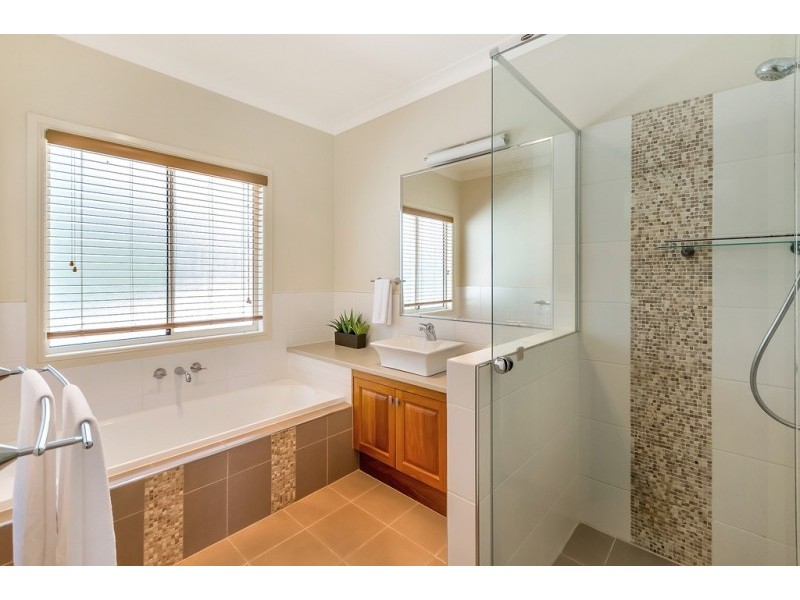 24 Merlot Place, Pine Mountain QLD 4306