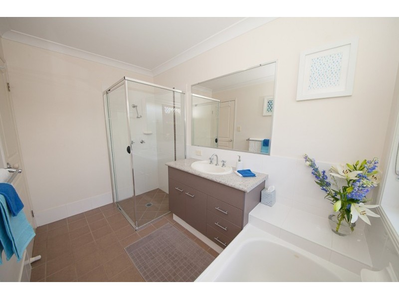9 Donald Place, Brassall QLD 4305