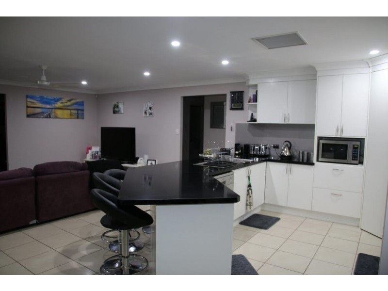193 Edwards Street, Flinders View QLD 4305