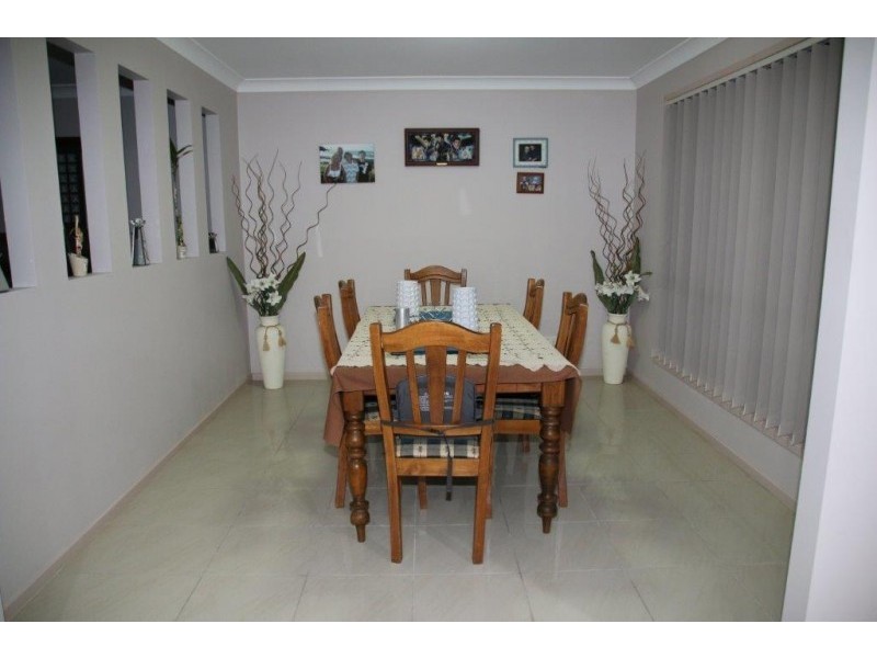 193 Edwards Street, Flinders View QLD 4305
