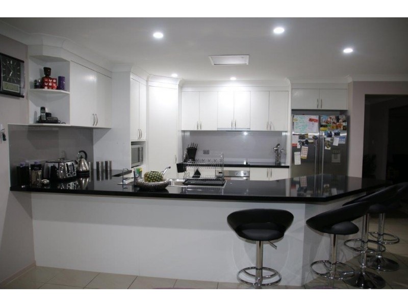 193 Edwards Street, Flinders View QLD 4305