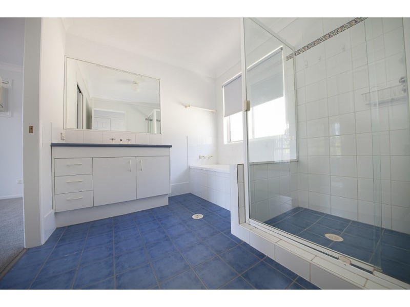 87 Sandalwood Drive, Yamanto QLD 4305