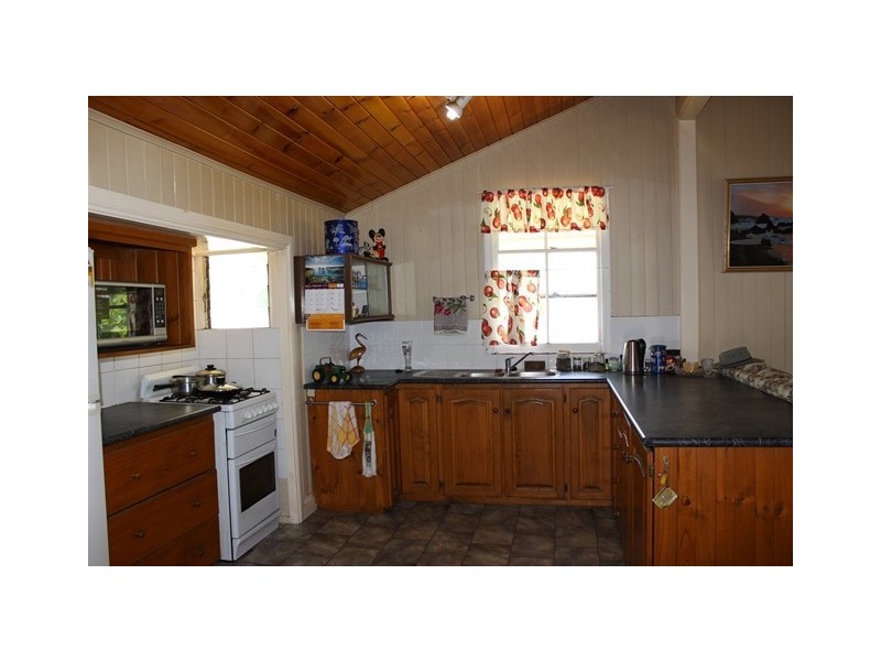 54B Railway Street, Booval QLD 4304