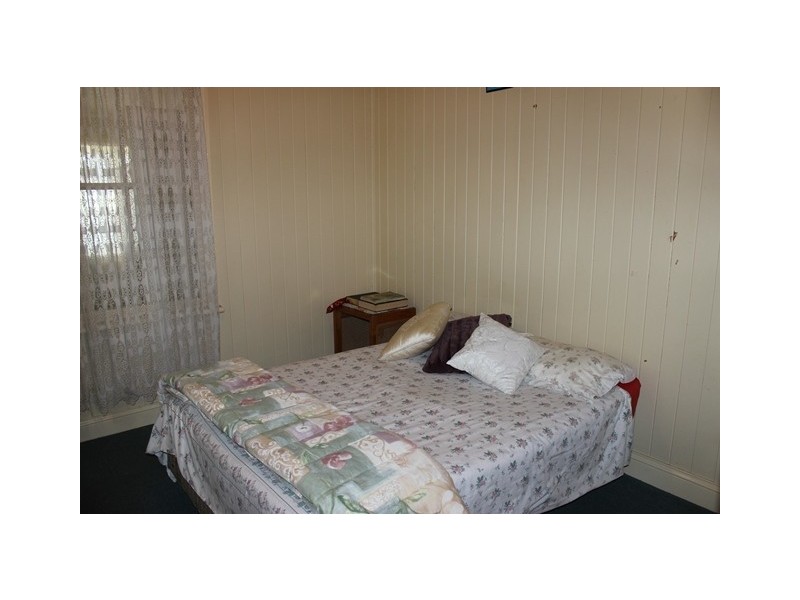 54B Railway Street, Booval QLD 4304