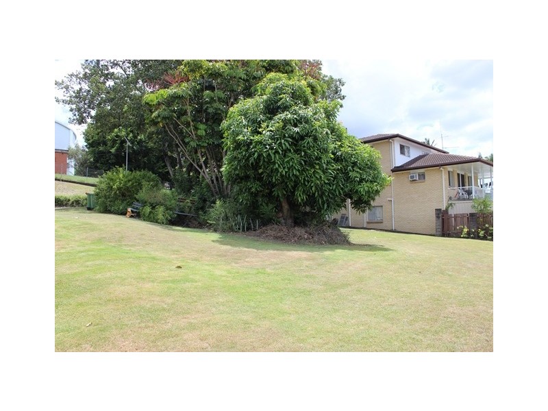 6 Whitehead Street, Eastern Heights QLD 4305