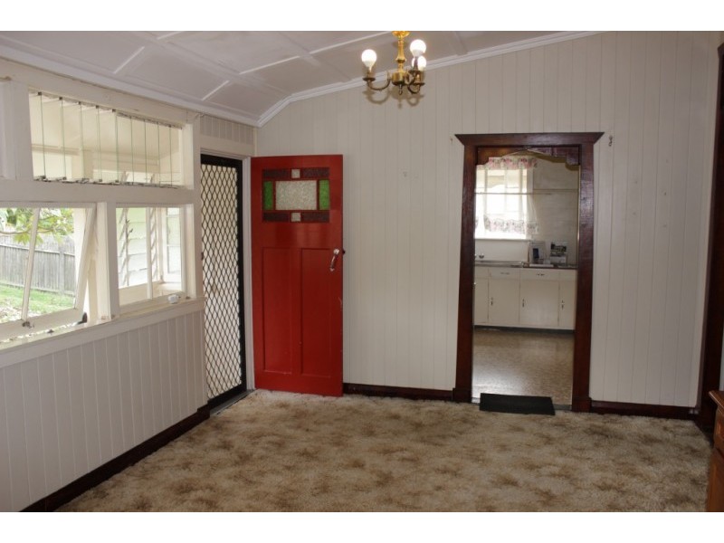 4 Taylor Street, Bundamba QLD 4304