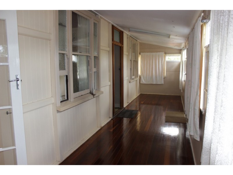 4 Taylor Street, Bundamba QLD 4304