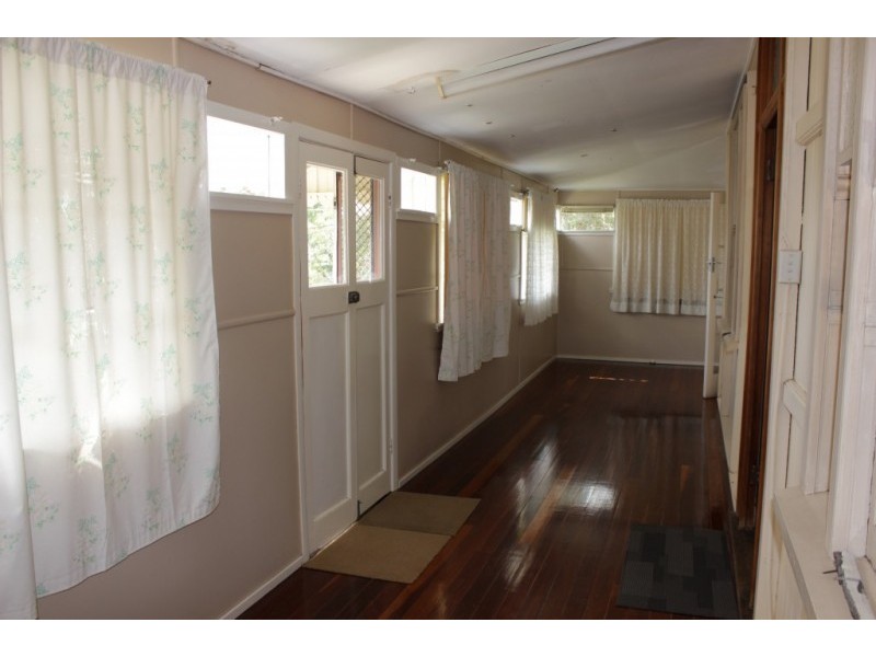 4 Taylor Street, Bundamba QLD 4304
