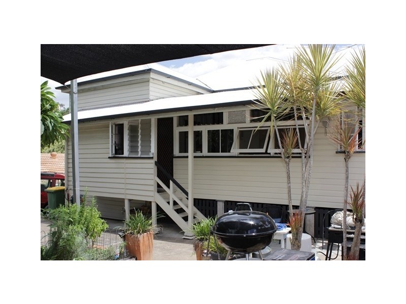 4 Taylor Street, Bundamba QLD 4304