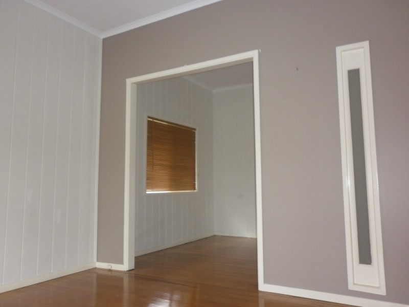 14 Macquarie Street, Booval QLD 4304