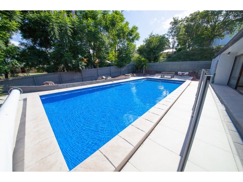 6A Whitehead Street, Eastern Heights QLD 4305