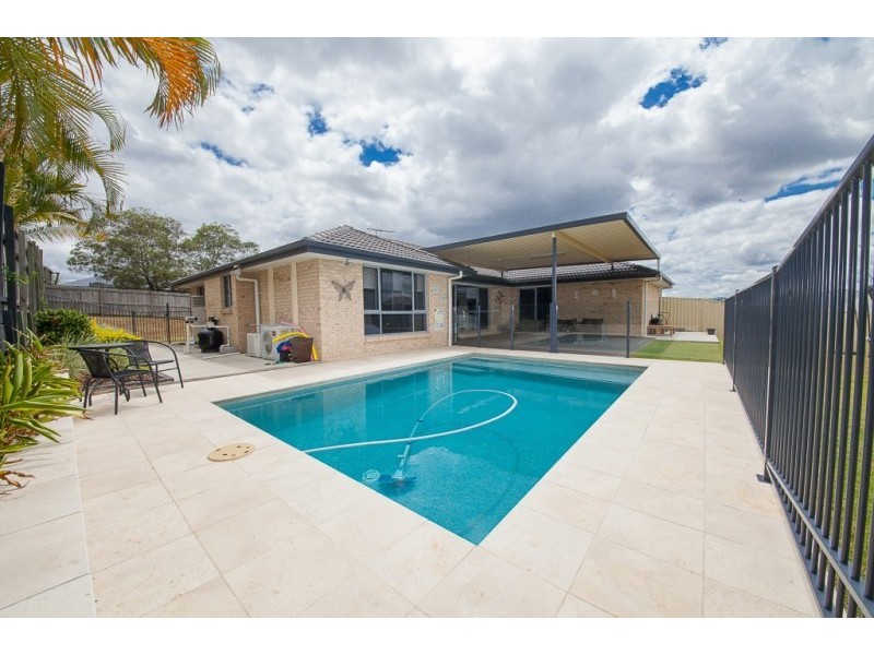 6 Homestead Place, Brassall QLD 4305