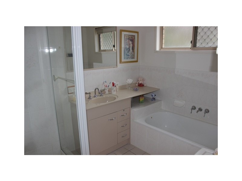 10 Bangalow Crescent, Raceview QLD 4305