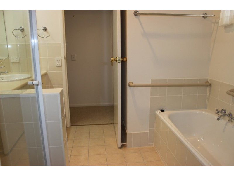 23/17 Gibbs Street, Churchill QLD 4305