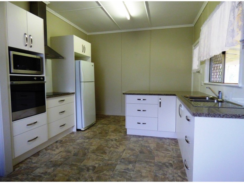 48 Alice Street, Silkstone QLD 4304