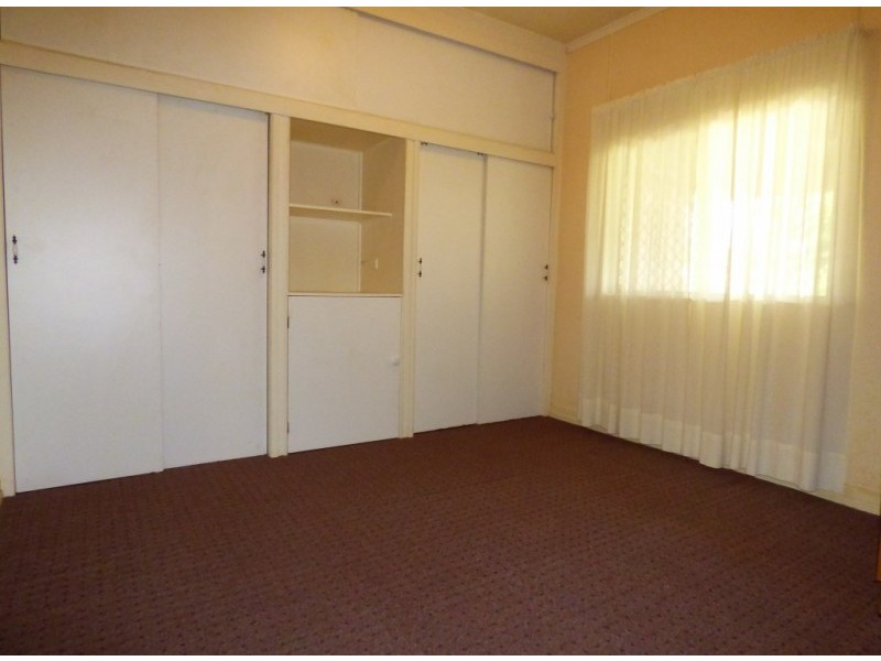 48 Alice Street, Silkstone QLD 4304
