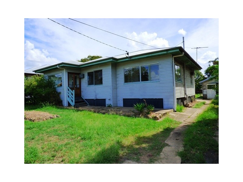 1 Walkers Lane, Booval QLD 4304