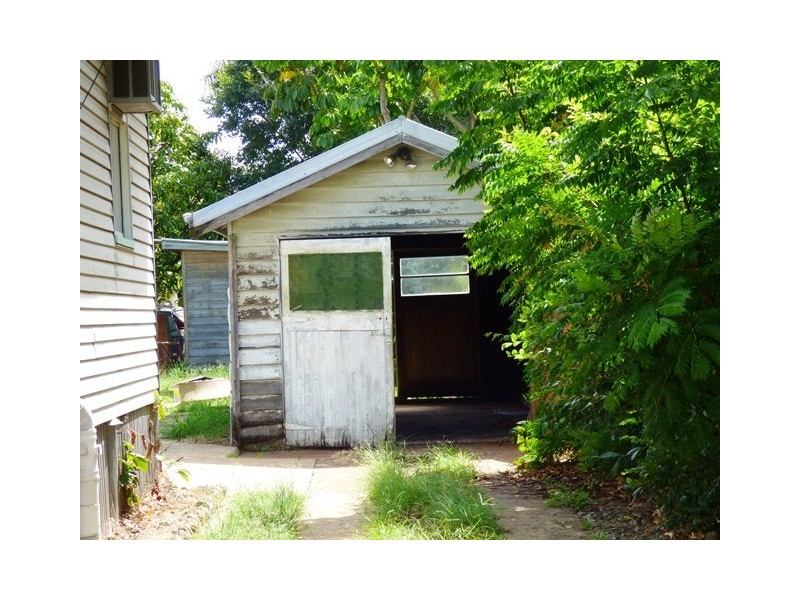1 Walkers Lane, Booval QLD 4304