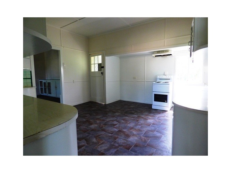1 Walkers Lane, Booval QLD 4304