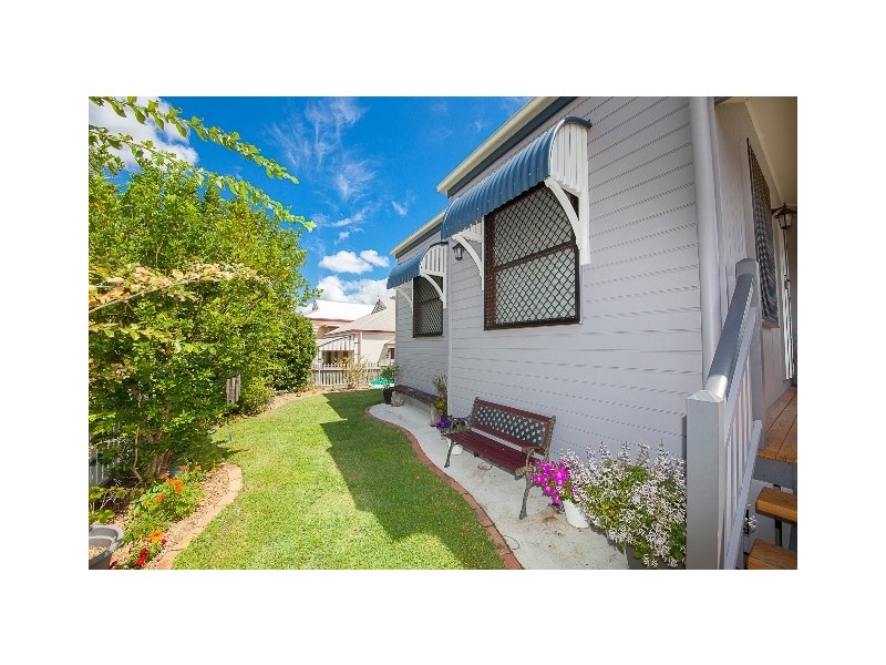 25 Ash Avenue, Springfield Lakes QLD 4300