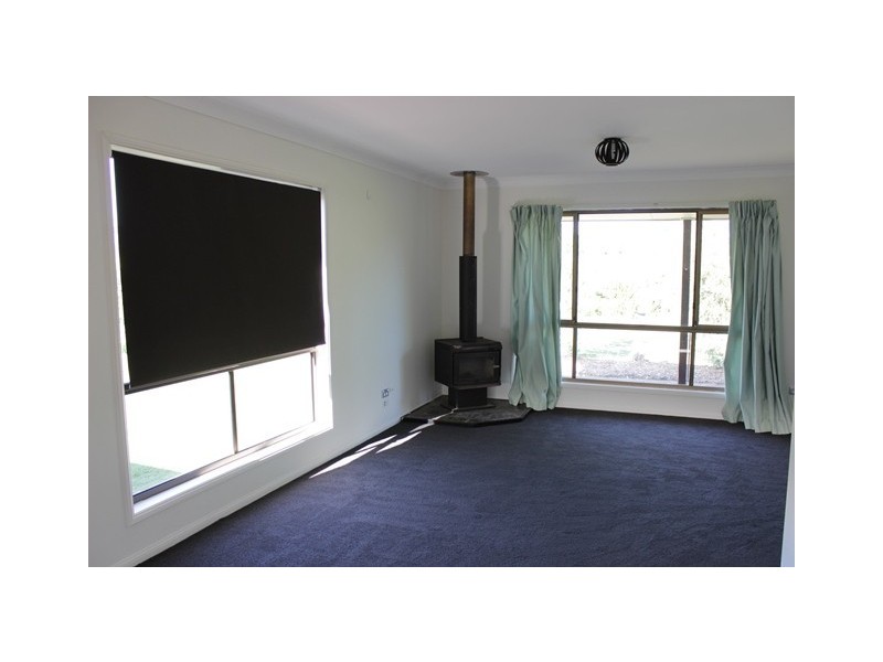 33 Hall Street, Peak Crossing QLD 4306