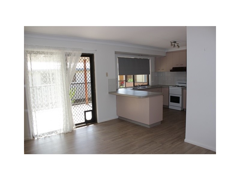 33 Hall Street, Peak Crossing QLD 4306