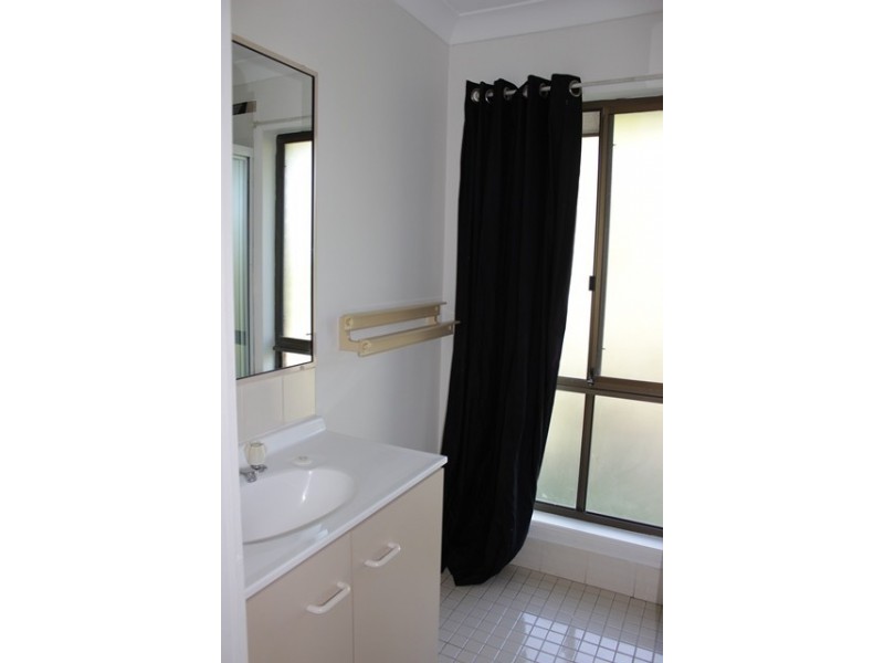 33 Hall Street, Peak Crossing QLD 4306