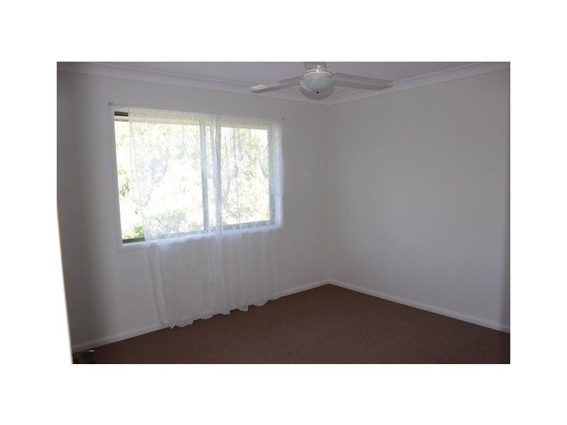 33 Hall Street, Peak Crossing QLD 4306