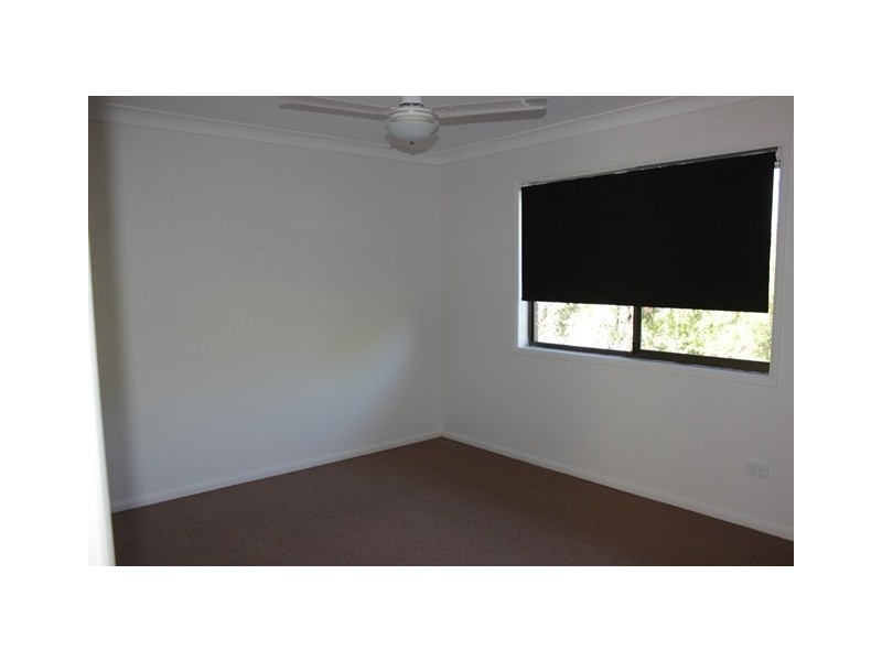 33 Hall Street, Peak Crossing QLD 4306
