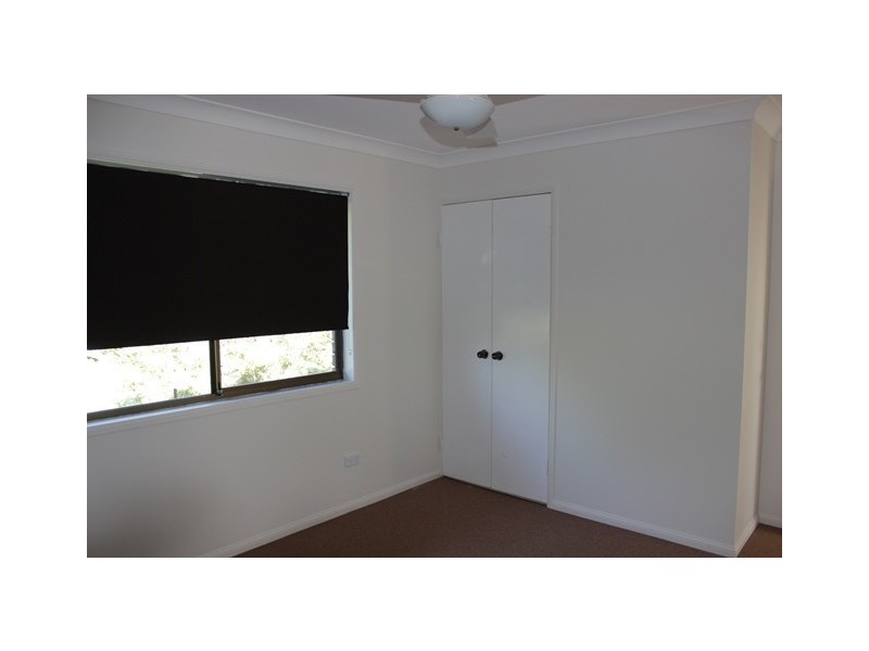 33 Hall Street, Peak Crossing QLD 4306