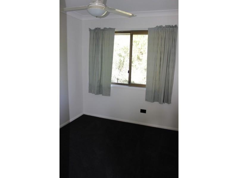 33 Hall Street, Peak Crossing QLD 4306