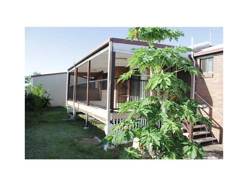 33 Hall Street, Peak Crossing QLD 4306