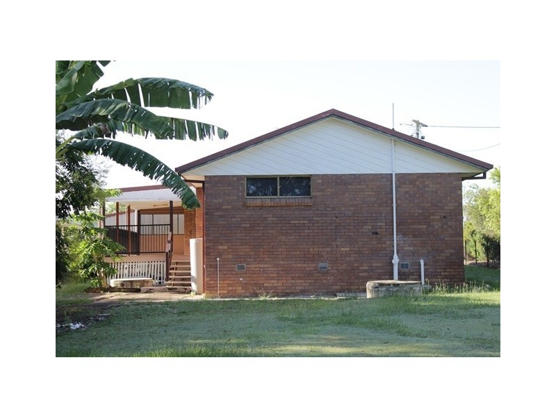 33 Hall Street, Peak Crossing QLD 4306