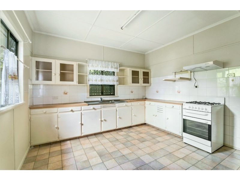 99 Brisbane Road, Booval QLD 4304