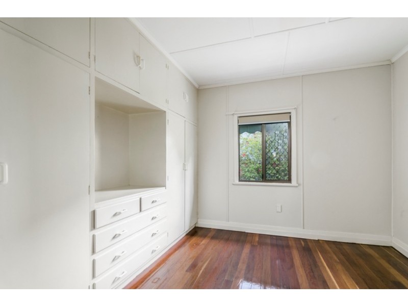 99 Brisbane Road, Booval QLD 4304