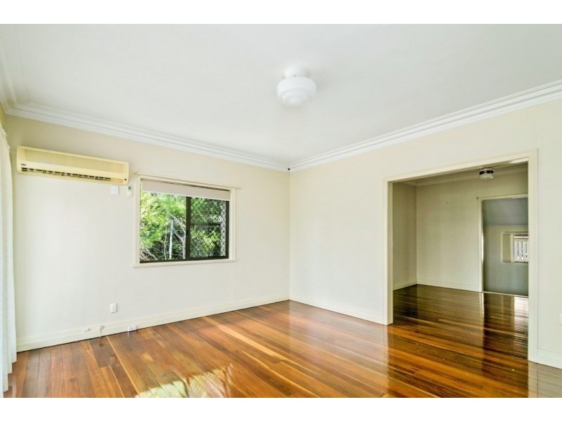 99 Brisbane Road, Booval QLD 4304