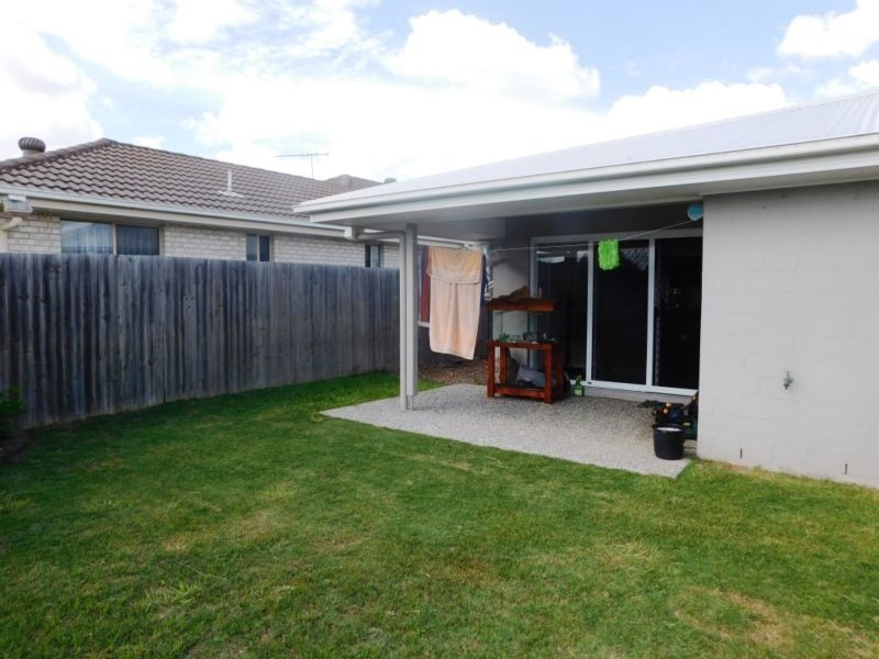 2/33 Nixon Drive, North Booval QLD 4304