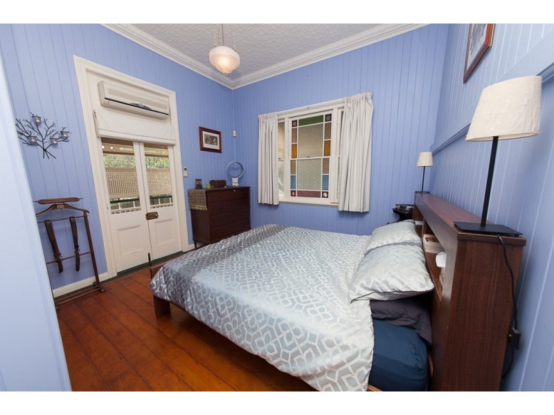 20 Park Street, Ipswich QLD 4305